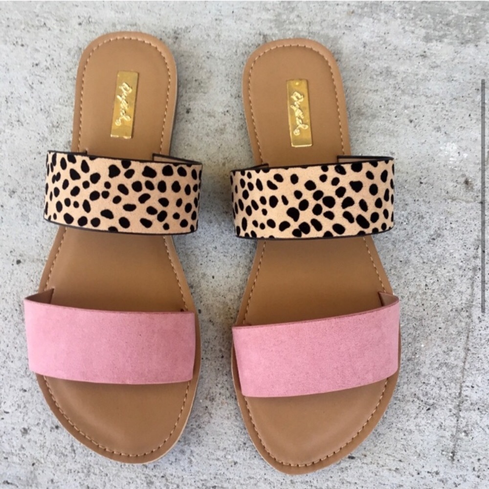SOLD Qupid Sandals - Picture 2 of 4